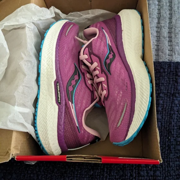 Saucony women's triumph 19 tennis shoes - Picture 2 of 5